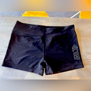 I AM BECOMING IAB 3-INCH NO-RIDE JET BLACK ARROWS sz 12 xl